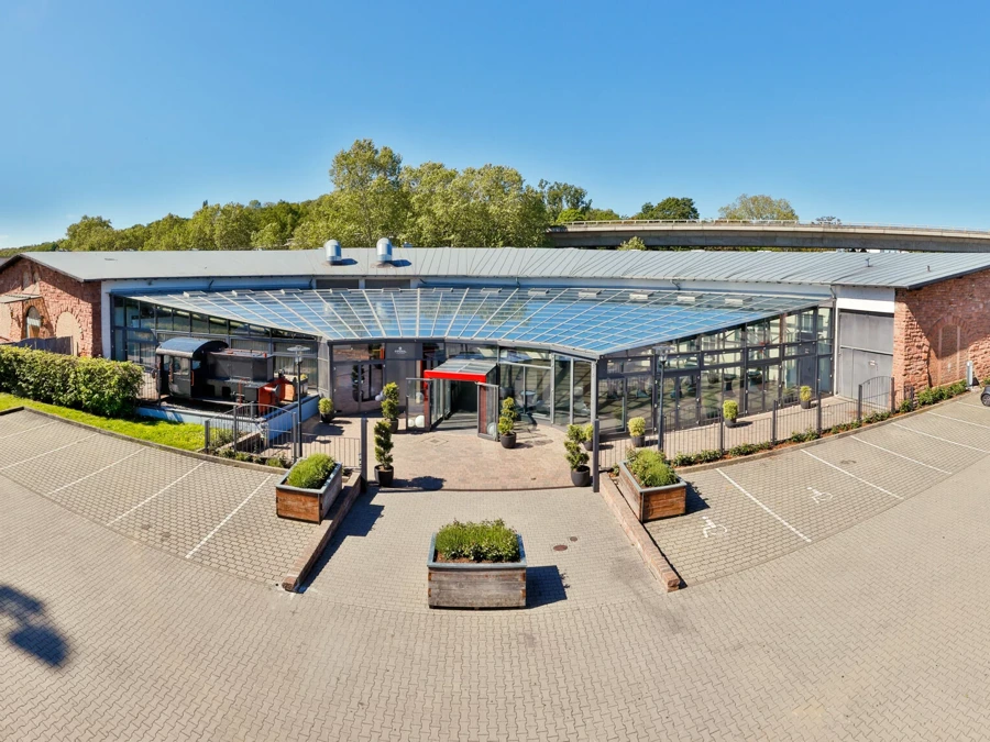 Alte Lokhalle Mainz – interior with industrial charm